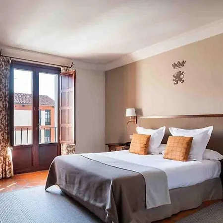 帕拉多阿维拉酒店 4* Ávila